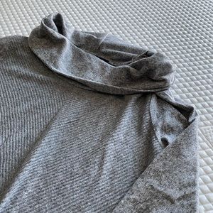 2 FOR $10✨Cowl Neck by Lily Morgan